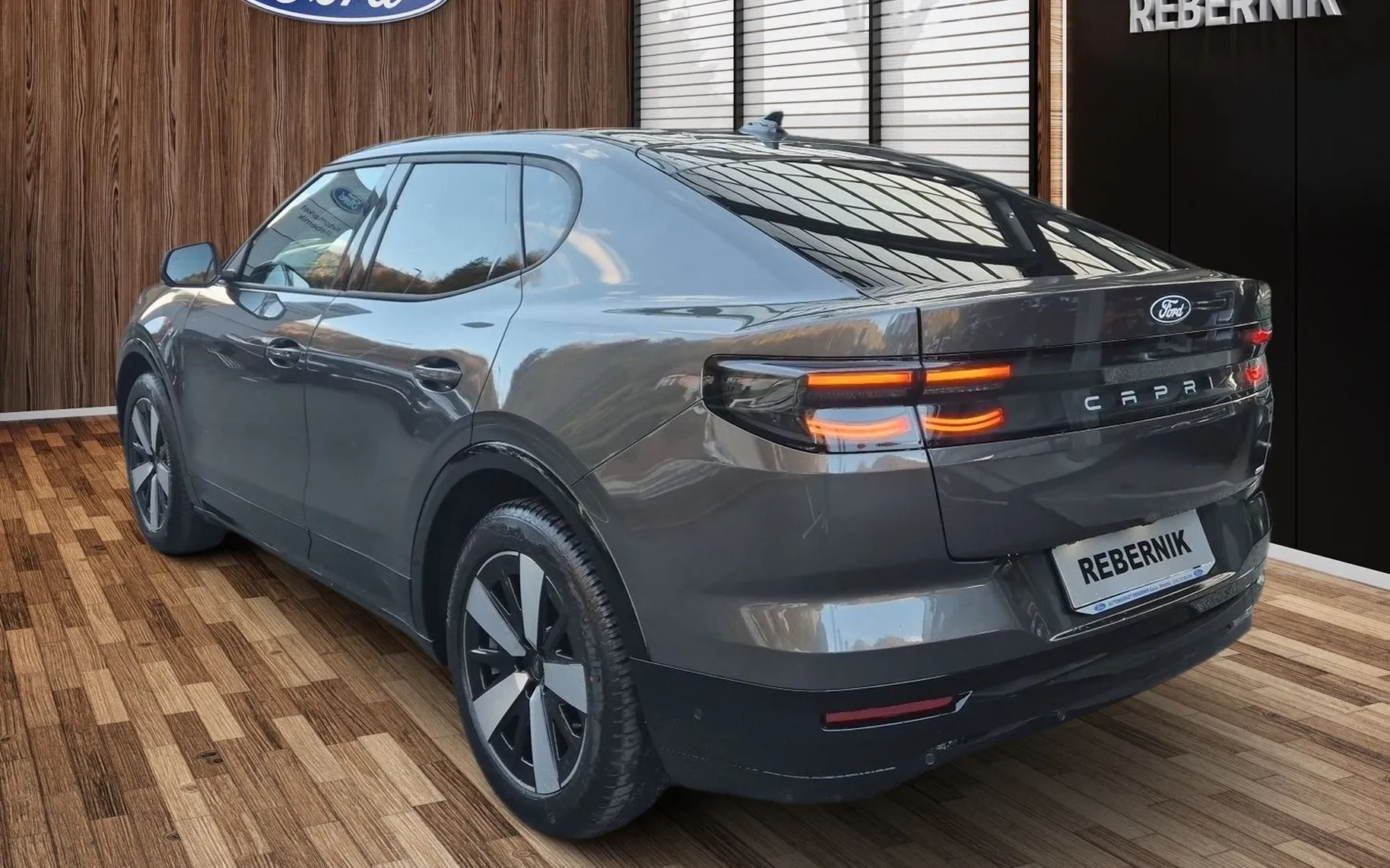 Zunanja slika - Ford Capri - Select 77 kWh 210 kW  286 KM  RWD - 5