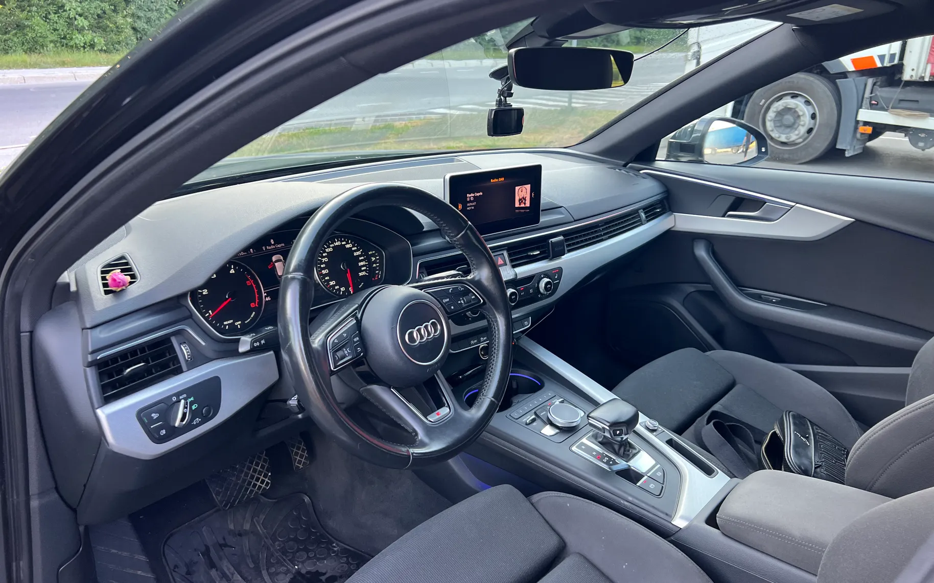 Notranja slika - Audi A4 - Avant 2,0 TDI Sport S tronic - 4