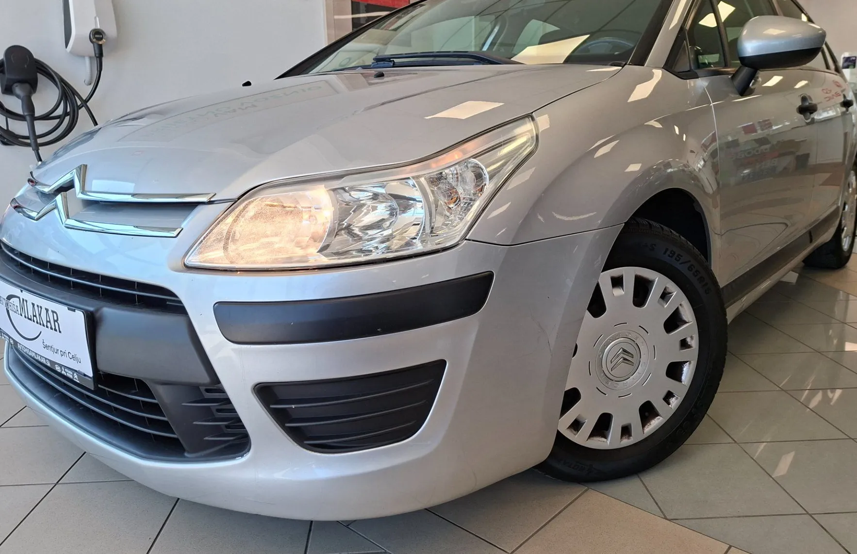 Zunanja slika - Citroën C4 - 1.4i 16V Attraction-HITRI KREDIT- - 2