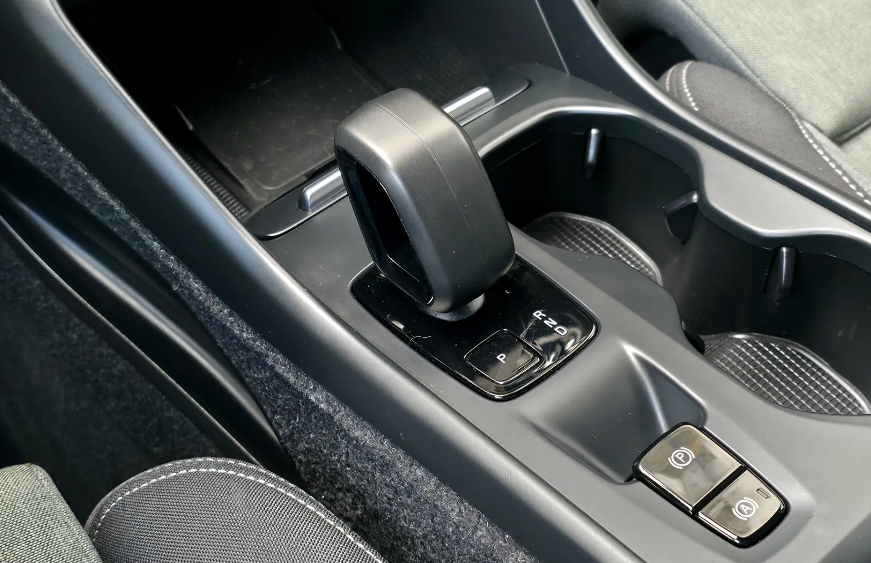 Zunanja slika - Volvo XC40 - B3P Core AT FULLED•TEMP•LANE•VIRTUAL•KEYLESS•17C• - 12