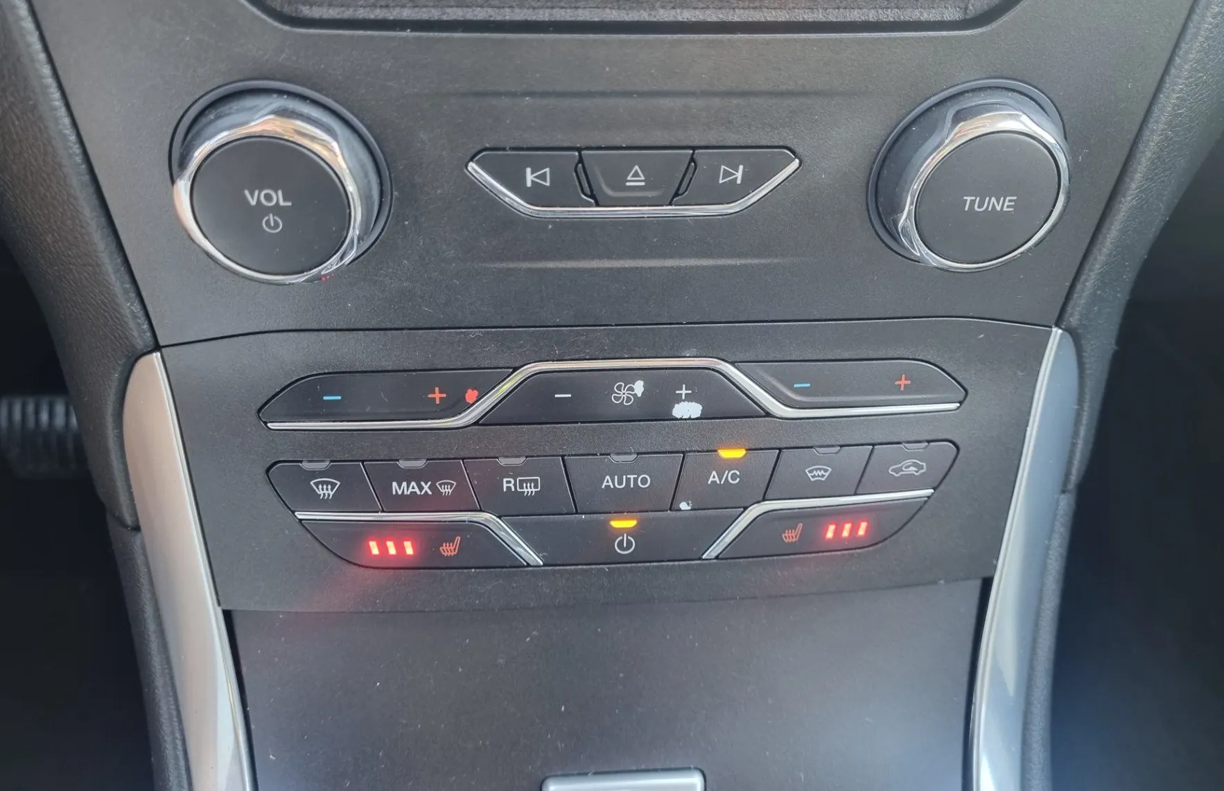 Zunanja slika - Ford S-MAX - 2.0 TDCi 4x4 - AVTOMATIK + VSA SERVISNA ZGODOVINA - 17
