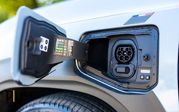 Zunanja slika - Renault 4 E-tech - techno EV52 110kW - 17