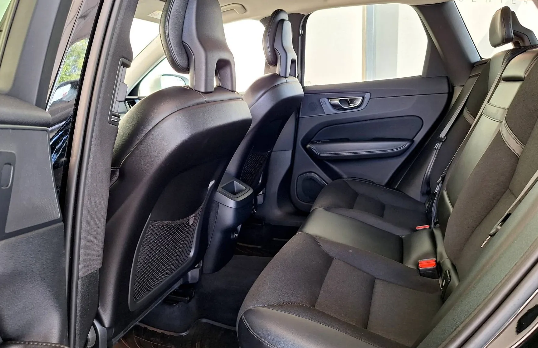 Zunanja slika - Volvo XC60 - D4 AWD Aut. Momentum•PDC•ALU19•VIRTUAL•... - 13