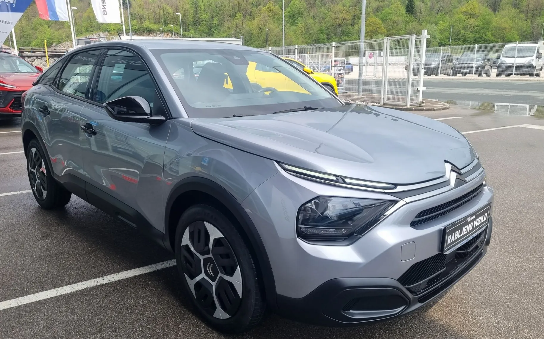 Zunanja slika - Citroën C4 - 1.2 PureTech 100 You  - SAMO 19.857KM - ODLIČEN - 3