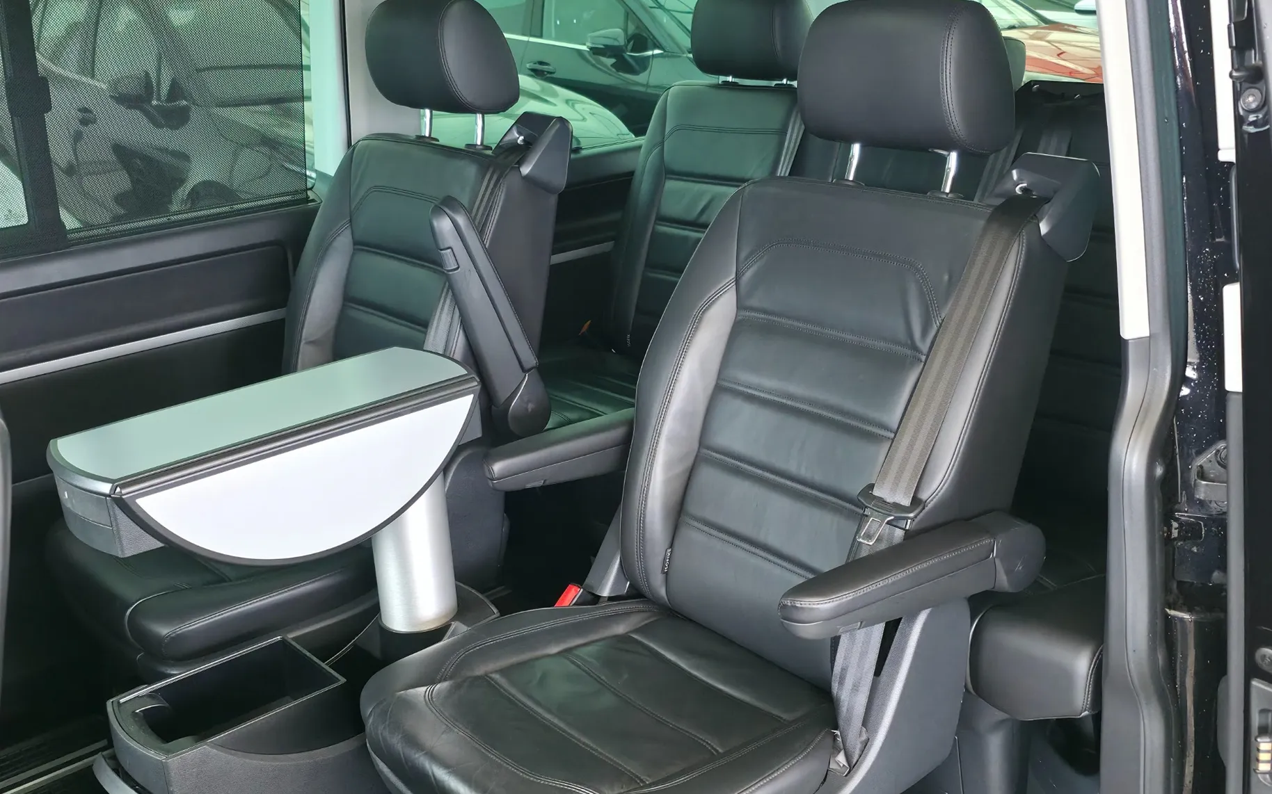 Zunanja slika - Volkswagen Multivan - T6 2.0 TDI Highline 4Motion - 3