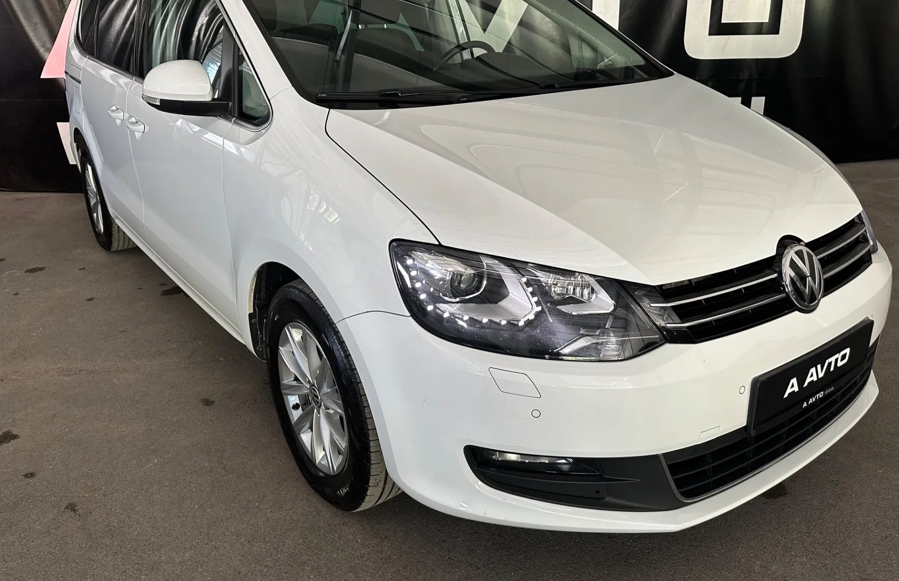 Zunanja slika - Volkswagen Sharan - 1.4TSI DSG-COMFORTLINE-NAVI-ACC-M.KOT-LINE ASSIS.. - 2