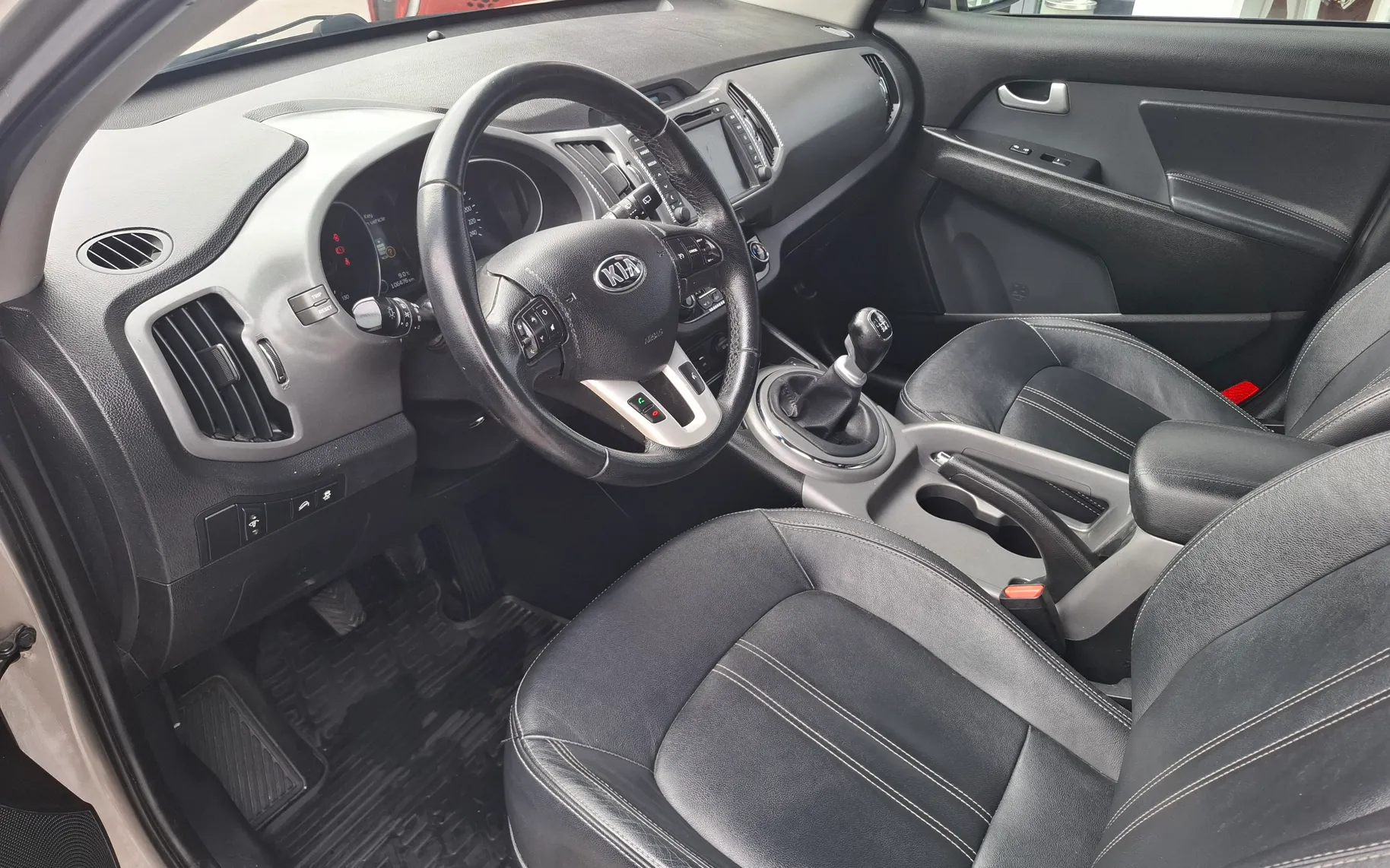 Zunanja slika - KIA Sportage - 2WD 1.7 TD - SLOVENSKI + ZNANA ZGODOVINA + KLJUKA - 8