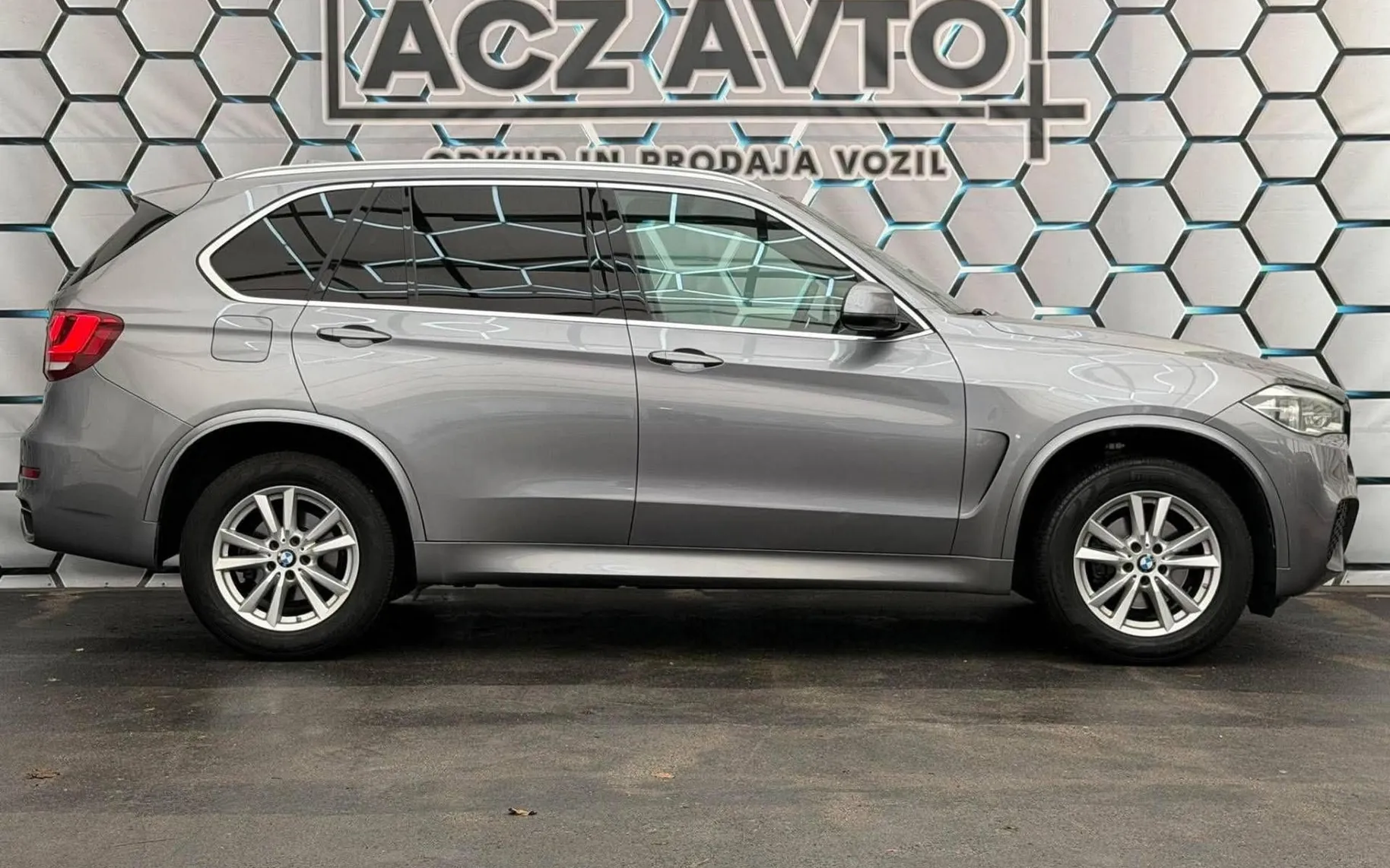 Zunanja slika - BMW serija X5: - 3.0XD•AUT•M PAKET•PANO•FUL LED•MRTVI KOTI•KAMERA• - 5
