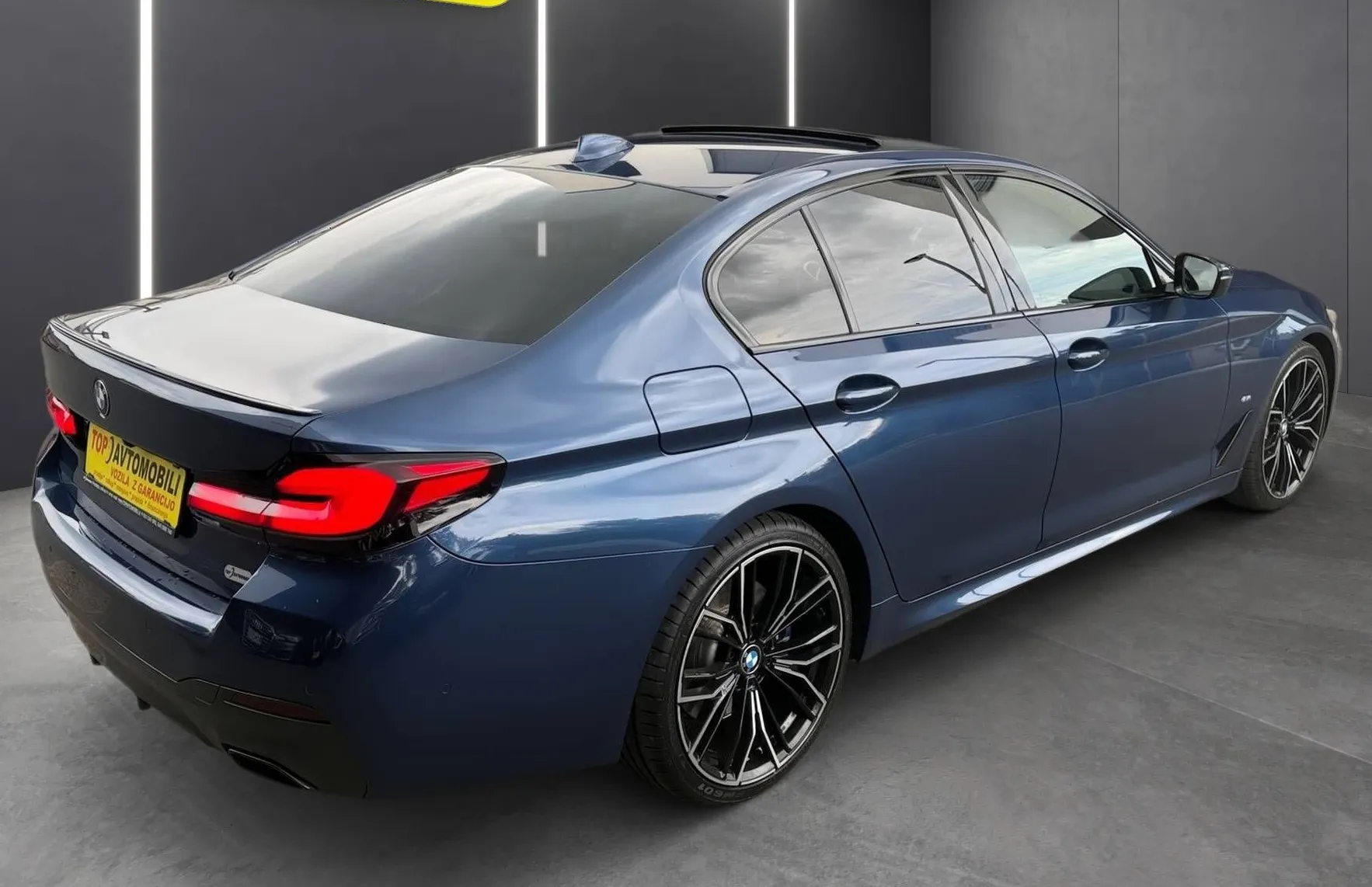 Zunanja slika - BMW Serija 5 - : 530d xDRIVE M SPORT PANO KAMERA LED VIRTUAL NAVI - 6