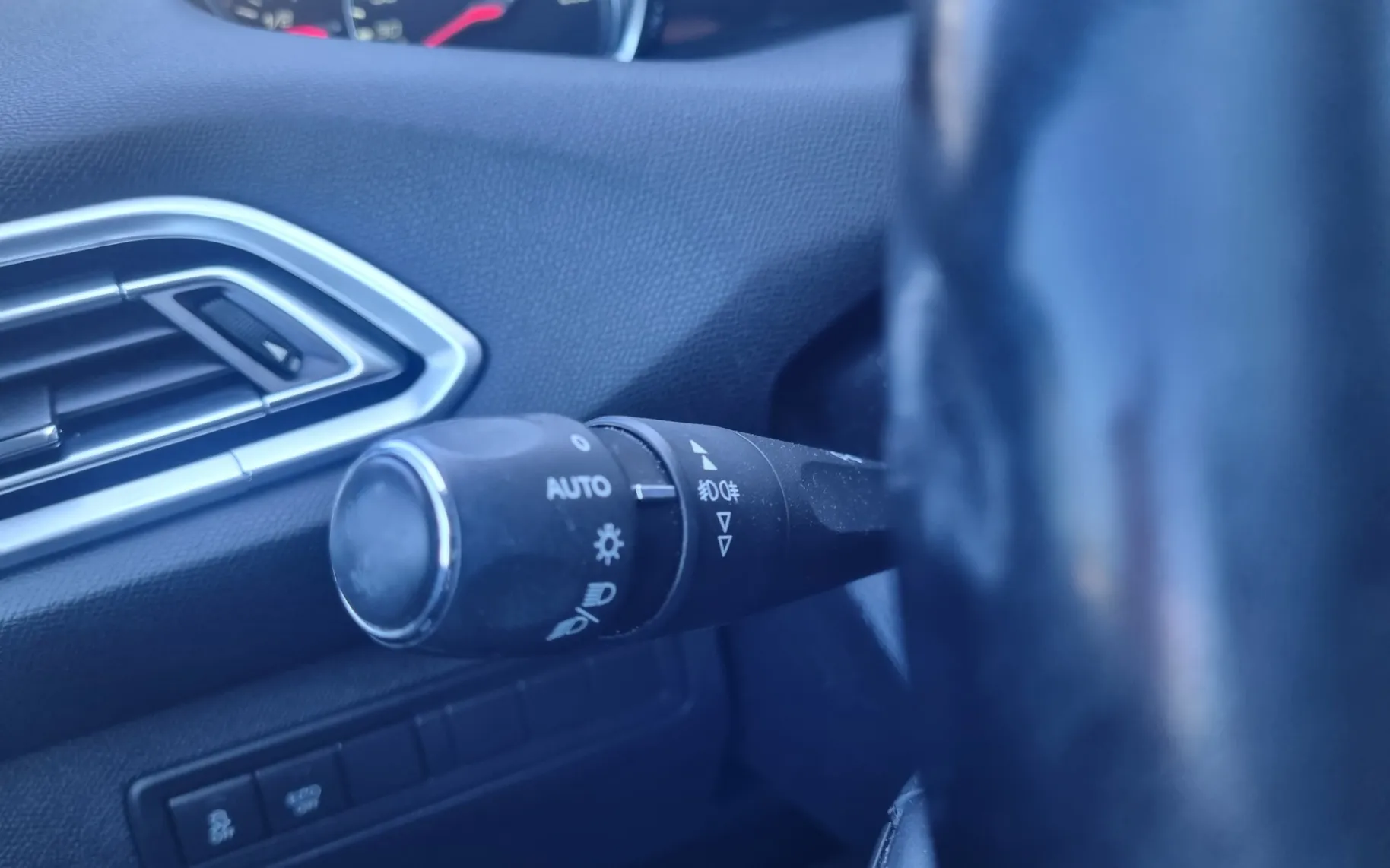 Zunanja slika - Peugeot 308 - SW 1.6 BHDI Avtomatik - SLOVENSKO POREKLO - 14