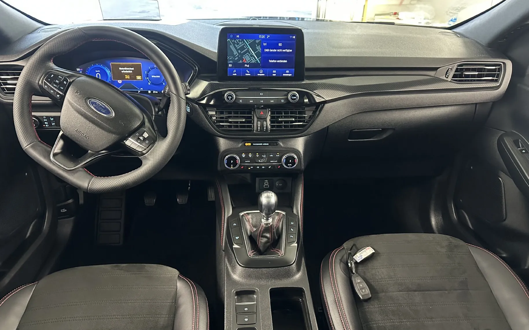 Notranja slika - Ford Kuga - 1.5 EcoBoost ST-Line.NEMŠKA.PANORAMA.KLJUKA.BENCIN - 5
