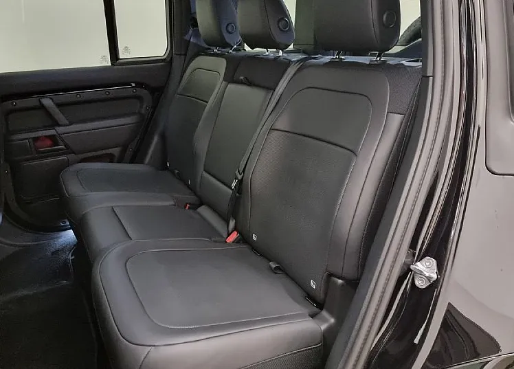 Zunanja slika - Land Rover Defender - 110 OCTA Black Edition P635 4.4 V8 AWD - 9