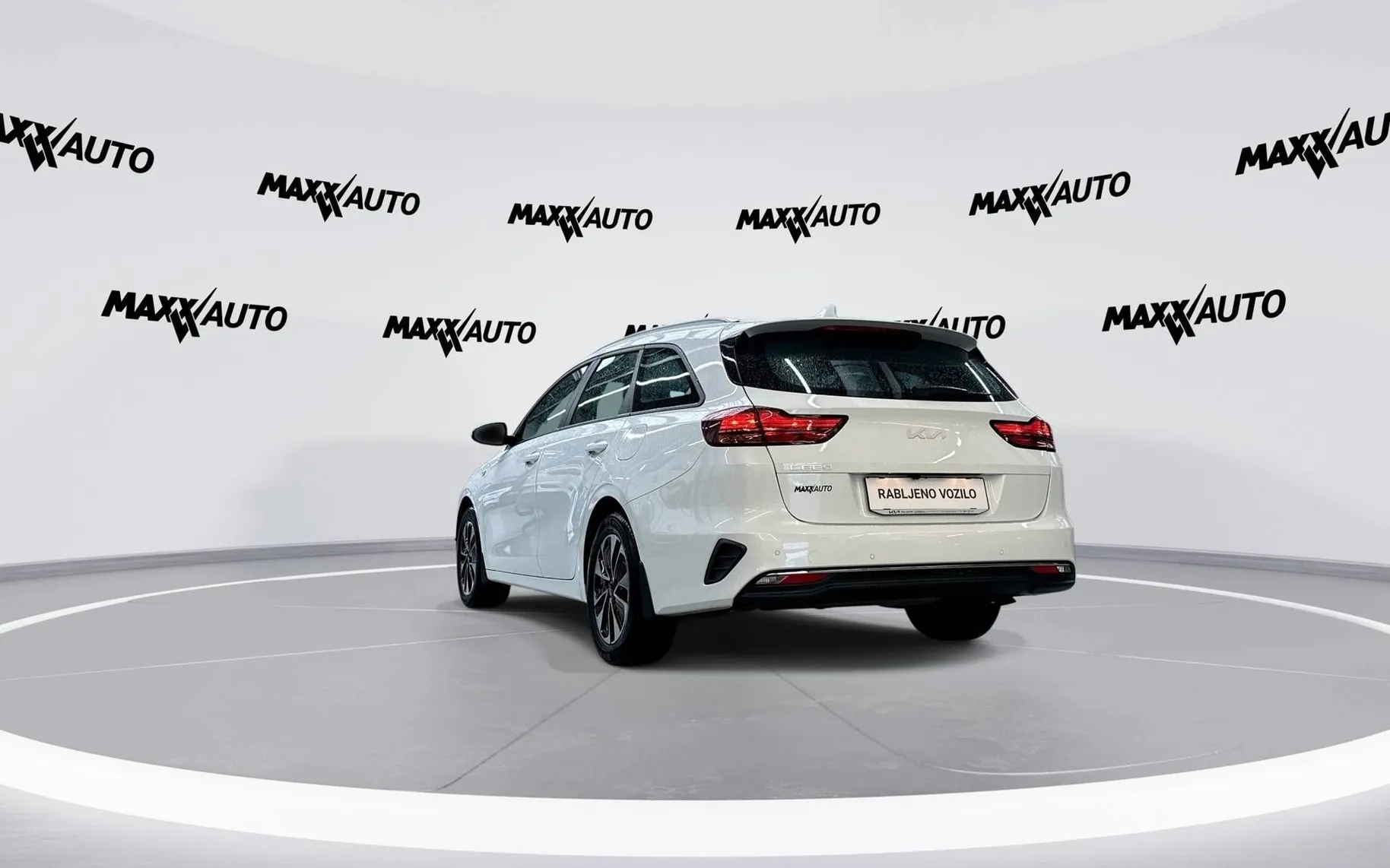 Notranja slika - KIA Ceed SW - 1.5 T-GDI LX Champion+ ISG - 7
