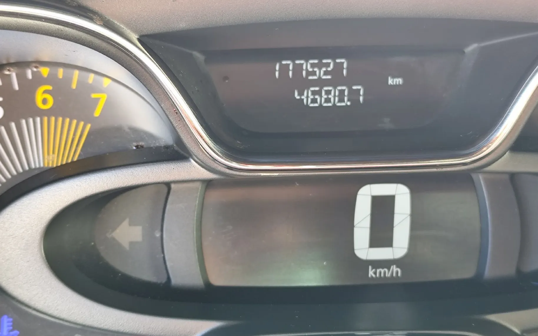 Zunanja slika - Renault Captur - Authentique TCe 90 Stop Start - 8