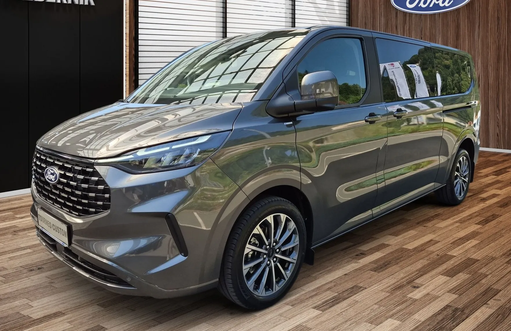 Zunanja slika - Ford Tourneo - Custom TITANIUM X AWD 2.0 TDCi 170PS L2H1 - 1