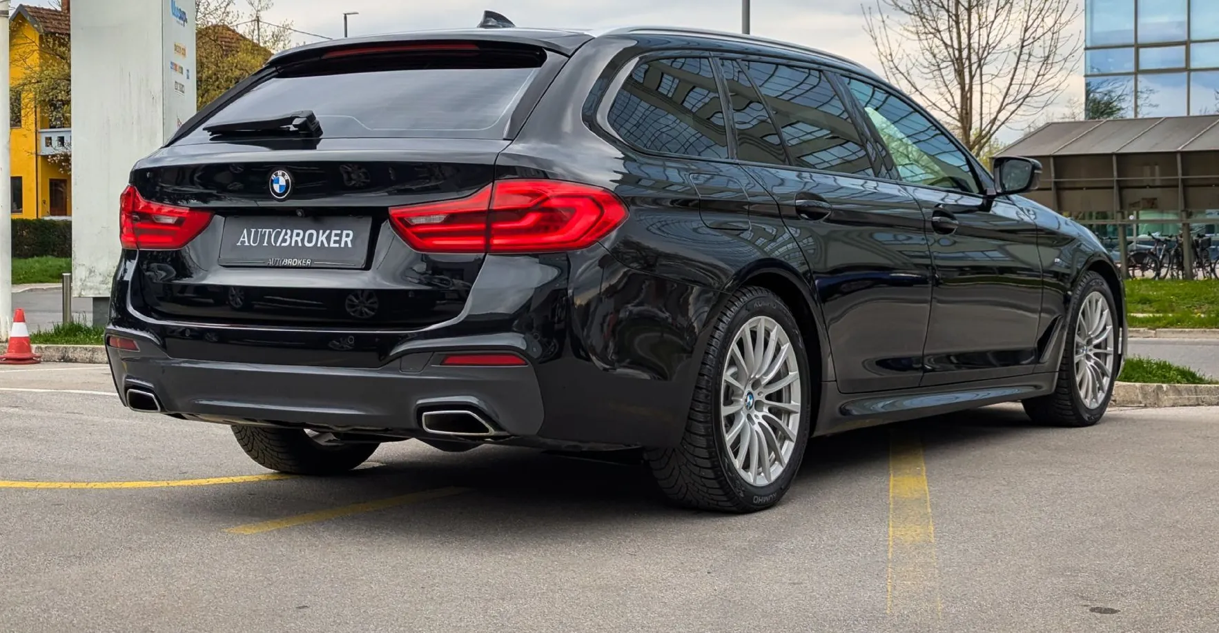 Zunanja slika - BMW Serija 5 - Touring: 520d AUT. M Sport Adapt. LED ambi. osvet. kljuk - 5