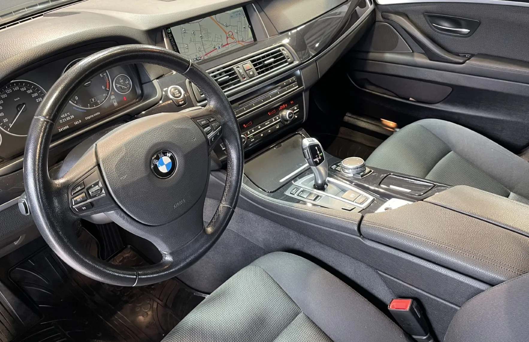 Zunanja slika - BMW Serija 5 - Touring: NAVIGACIJA-TEMPOMAT-PARK SENZORJI-LED-GRETJE SE - 8