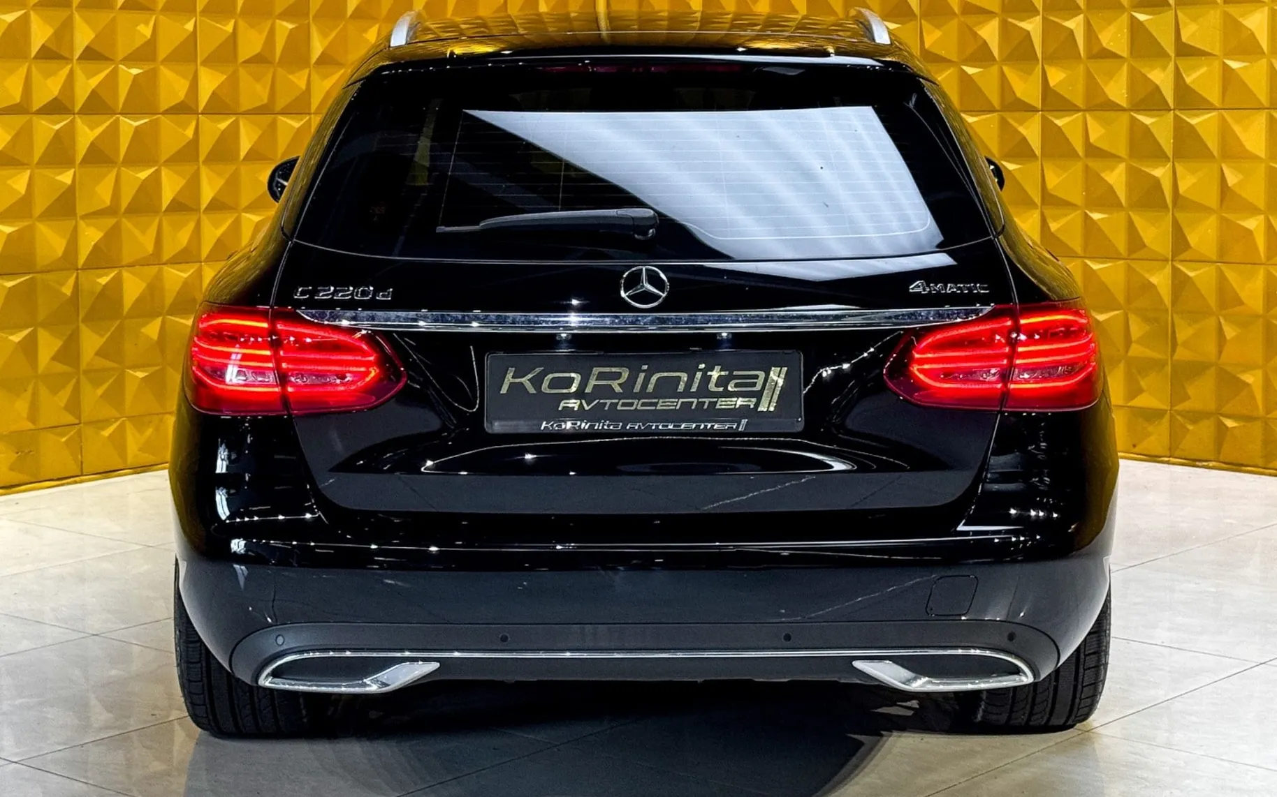 Notranja slika - Mercedes-Benz C-Razred - C220d AUT-LCI-4MATIC-KAMERA-KLJUKA-GRETJE-NAVI - 10