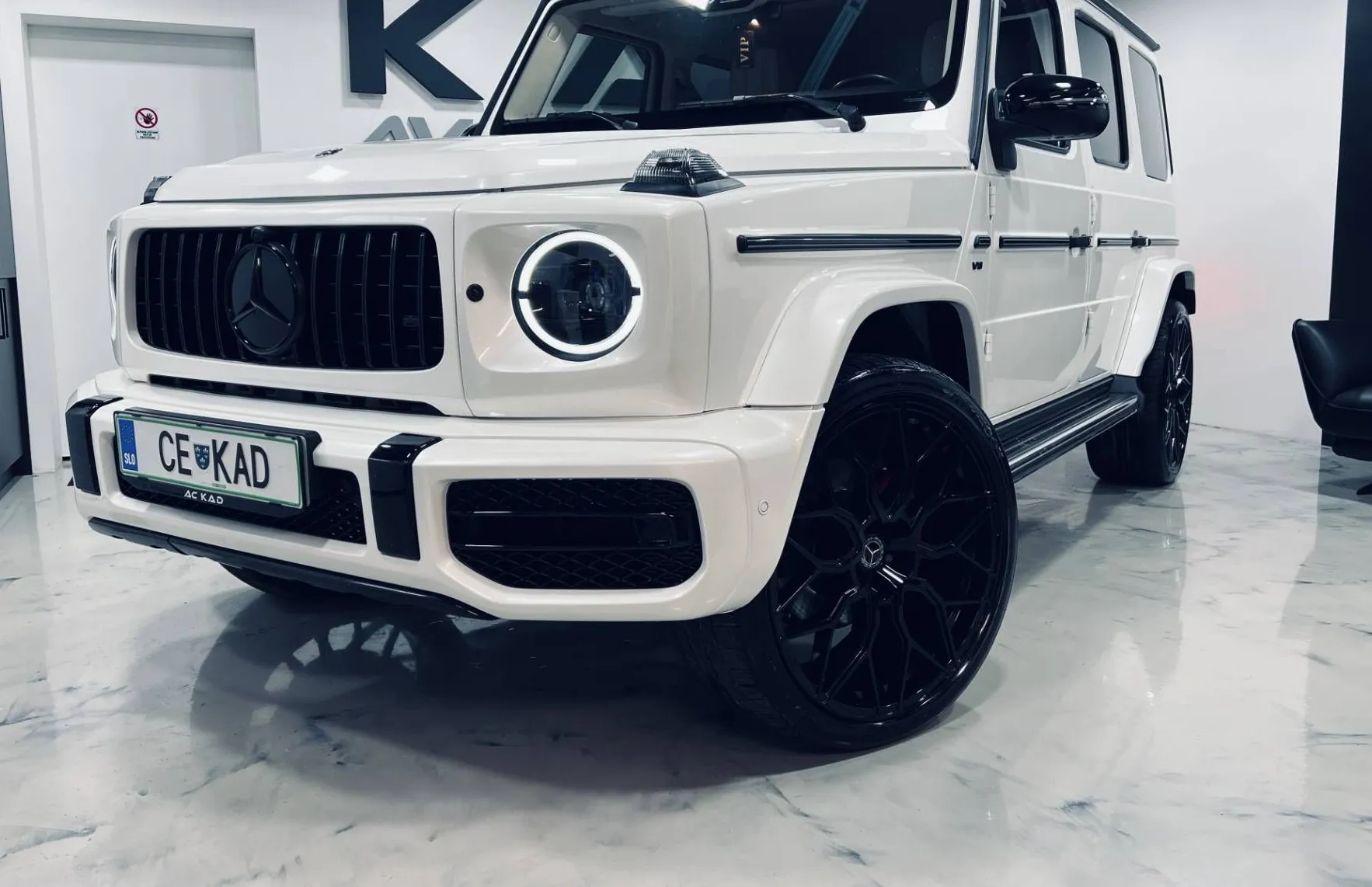 Zunanja slika - Mercedes-Benz G-Razred - G350d AMG G63 LOOK-KAMERA-ALU 23- - 1