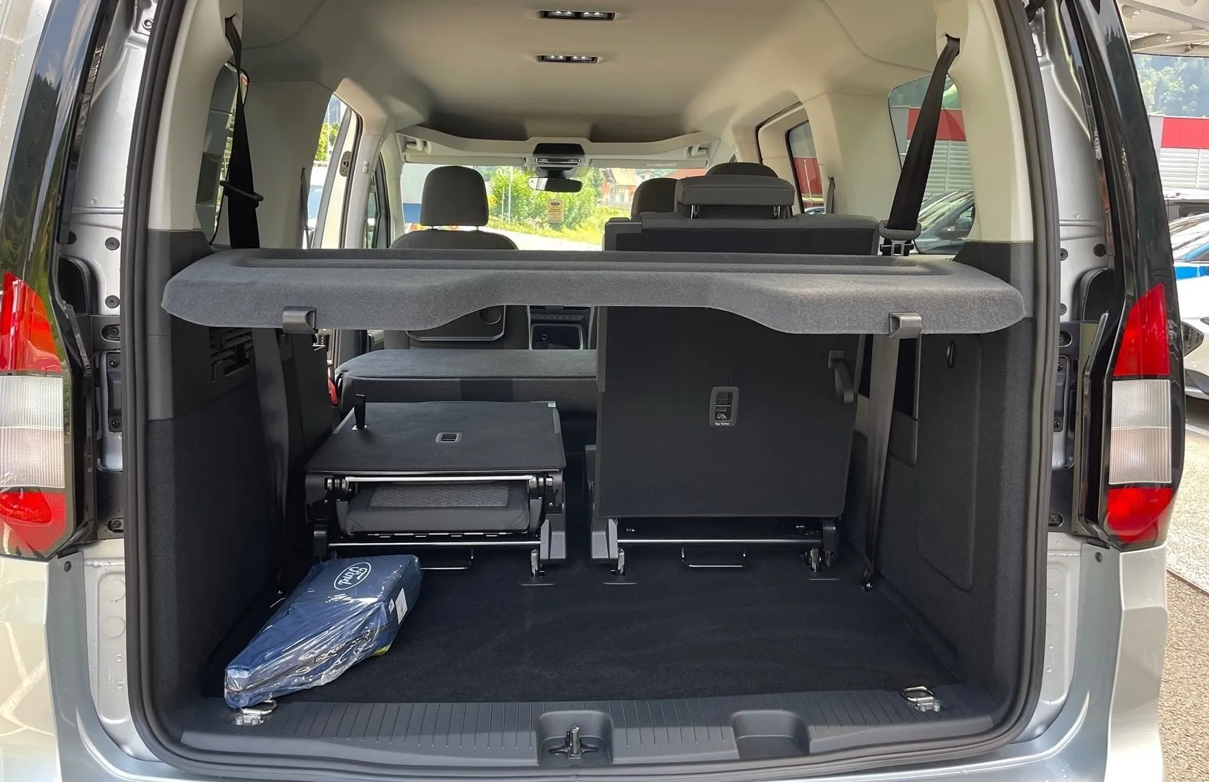 Zunanja slika - Ford Tourneo Connect - TITANIUM 1.5 EcoBoost 115KM A7 L2 7 SEDEŽI - 10