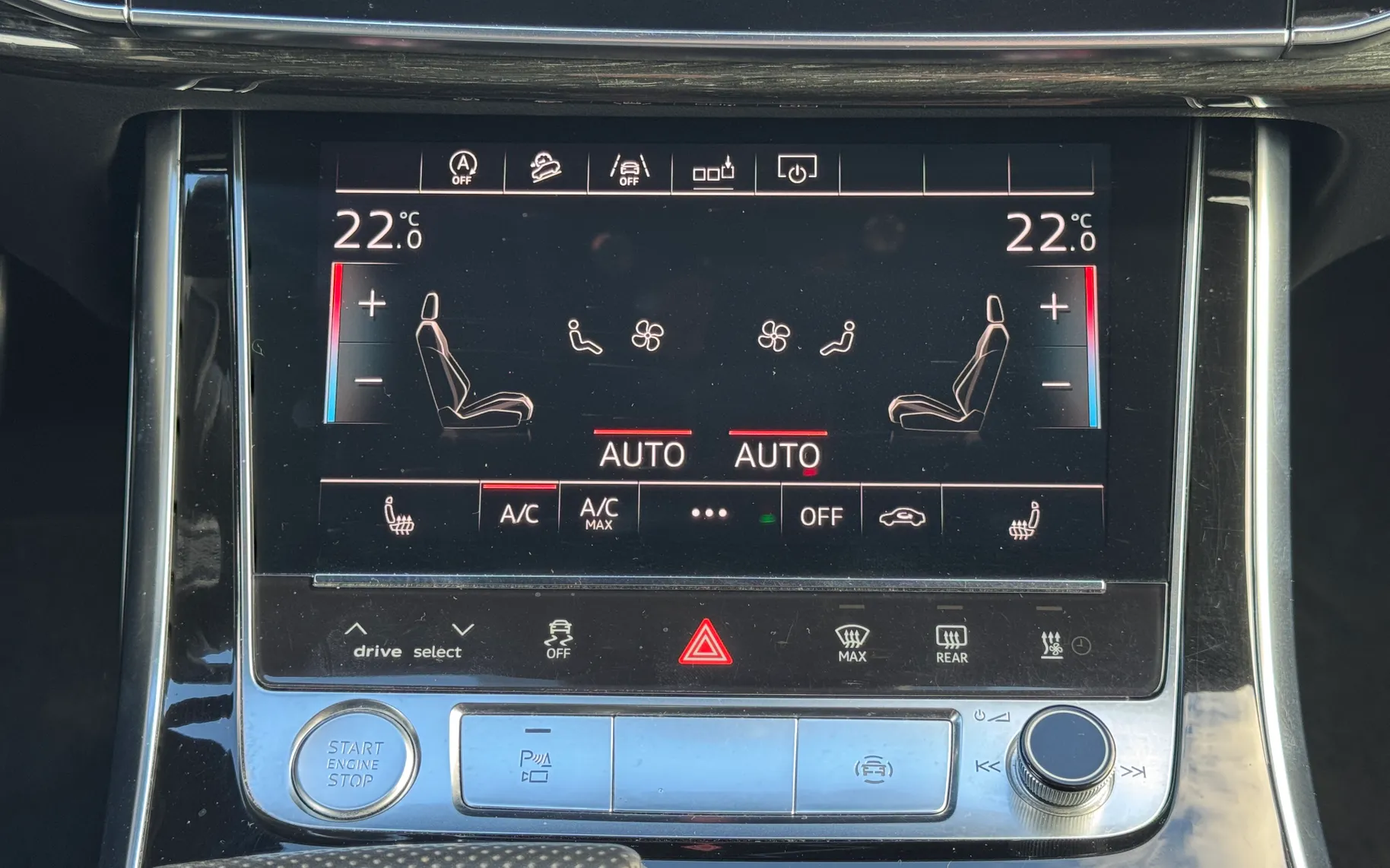 Notranja slika - Audi Q8 - quattro 50 TDI Tiptronic - 8