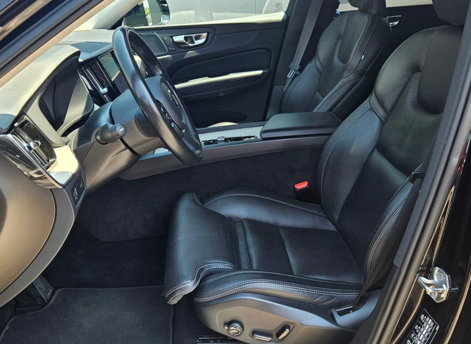 Zunanja slika - Volvo XC60 - B4D AWD Inscription Luxe Avt.+22 COL+2x Memory - 12