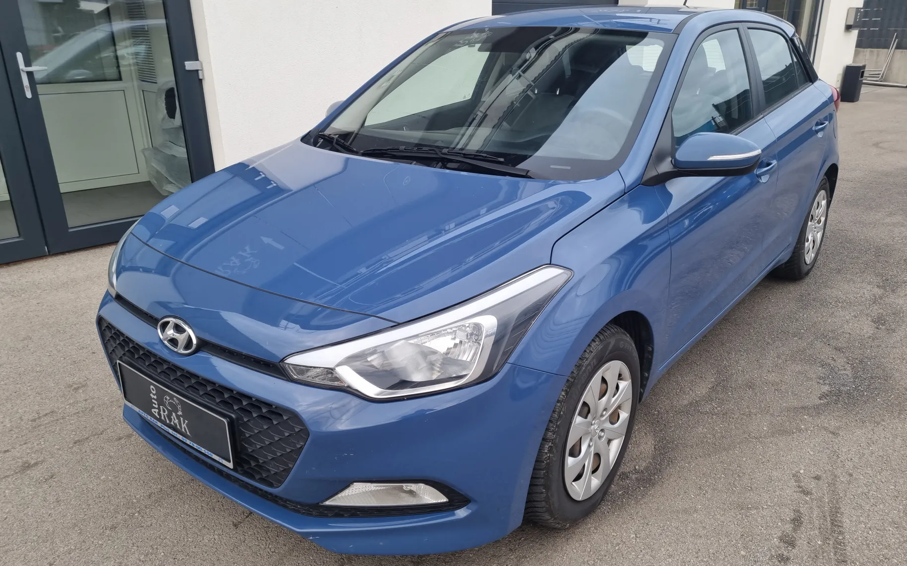 Zunanja slika - Hyundai i20 - 1.25 Life 87143 KM, 1.LASTNIK,SERVISNA - 2