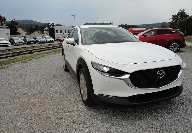 Zunanja slika - Mazda CX-30 - e-Skyactiv G140 Centre-line - NA ZALOGI - 2