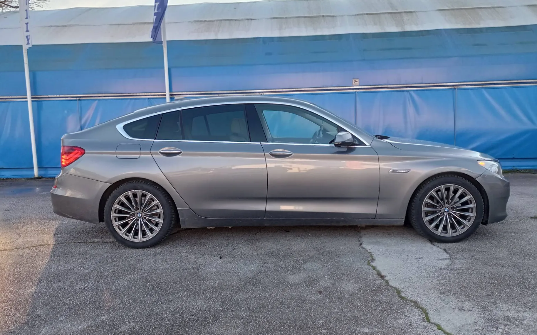 Zunanja slika - BMW Serija 5 - 530d PANORAMA.KAMERA.VSA MOŽNA OPREMA - 6