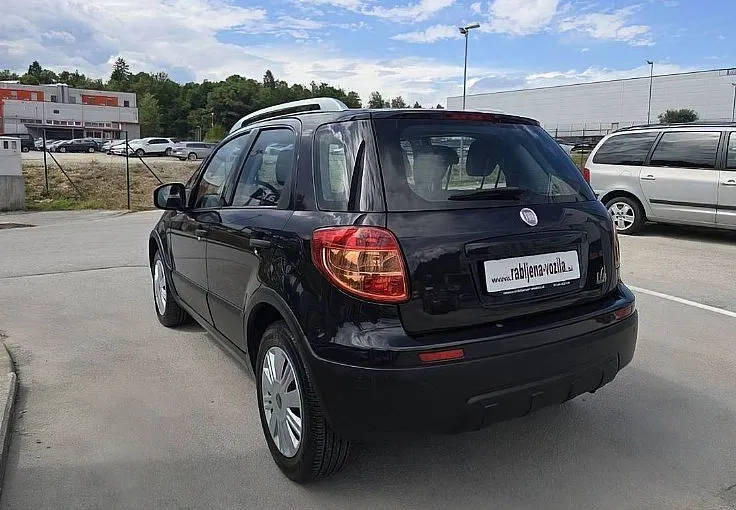 Zunanja slika - Fiat Sedici - 2.0 Multijet 16v Dynamic 4x4 ZELO LEP BREZ RJE... - 7