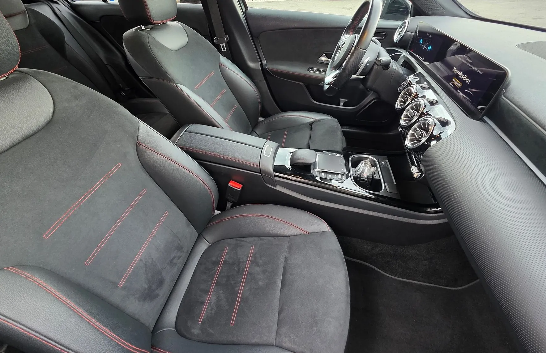 Zunanja slika - Mercedes-Benz A-Razred - A LIMUZINA 200 AMG AVT. LED-VIRTUAL-KAMERA-1.LAST - 13