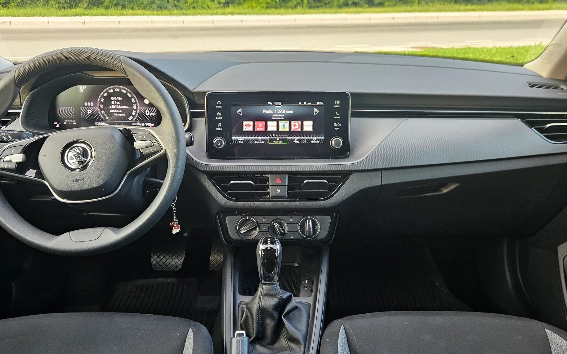 Notranja slika - Škoda Kamiq - 1,0 TSI Ambition DSG - 5