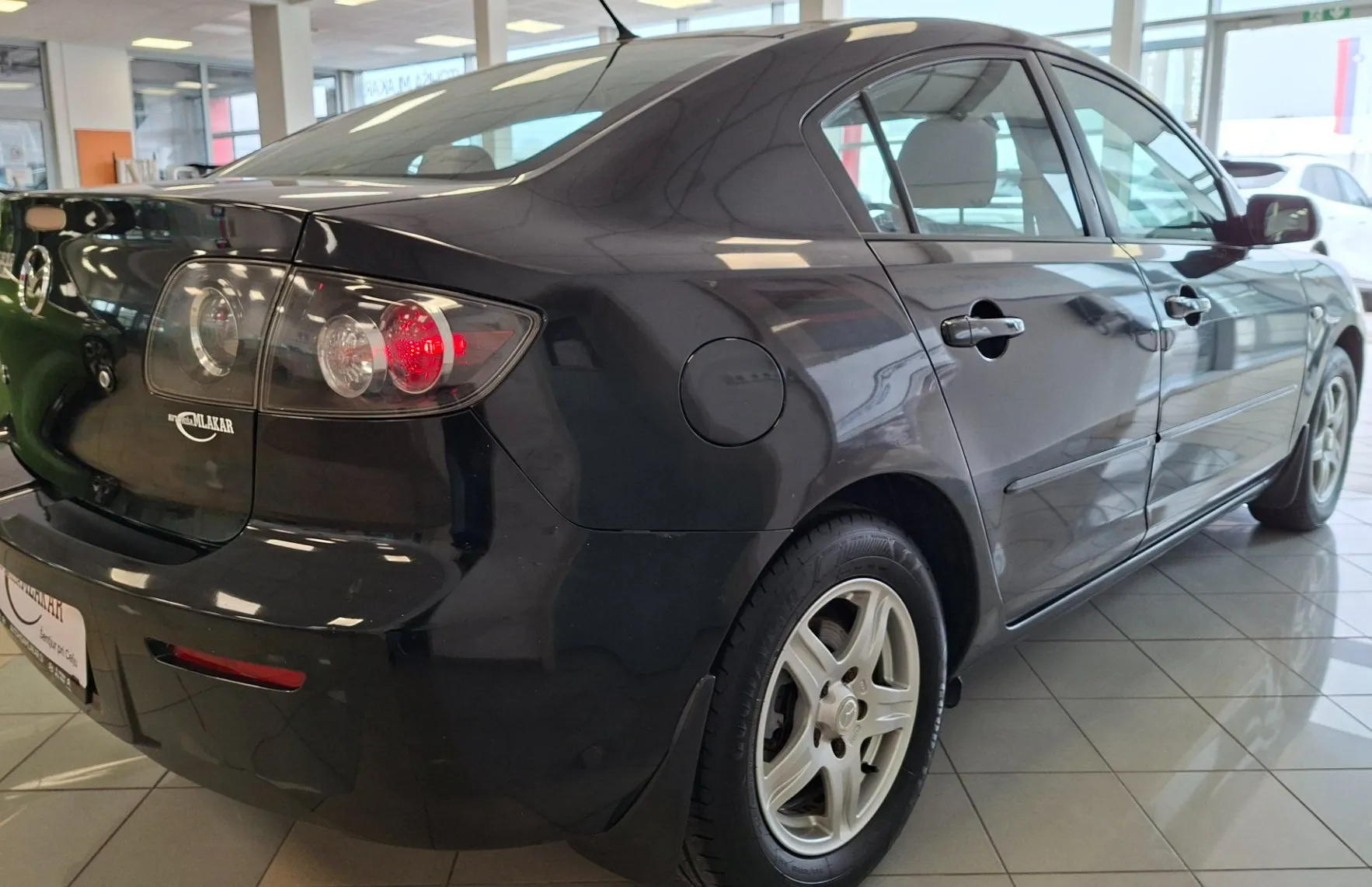 Zunanja slika - Mazda Mazda3 - Sport 1.6i-HITRI KREDIT-LEANPAY-ODLIČEN- - 4
