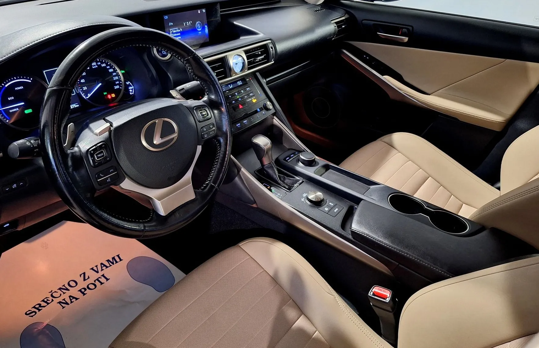 Zunanja slika - Lexus IS - 300h Base - 9