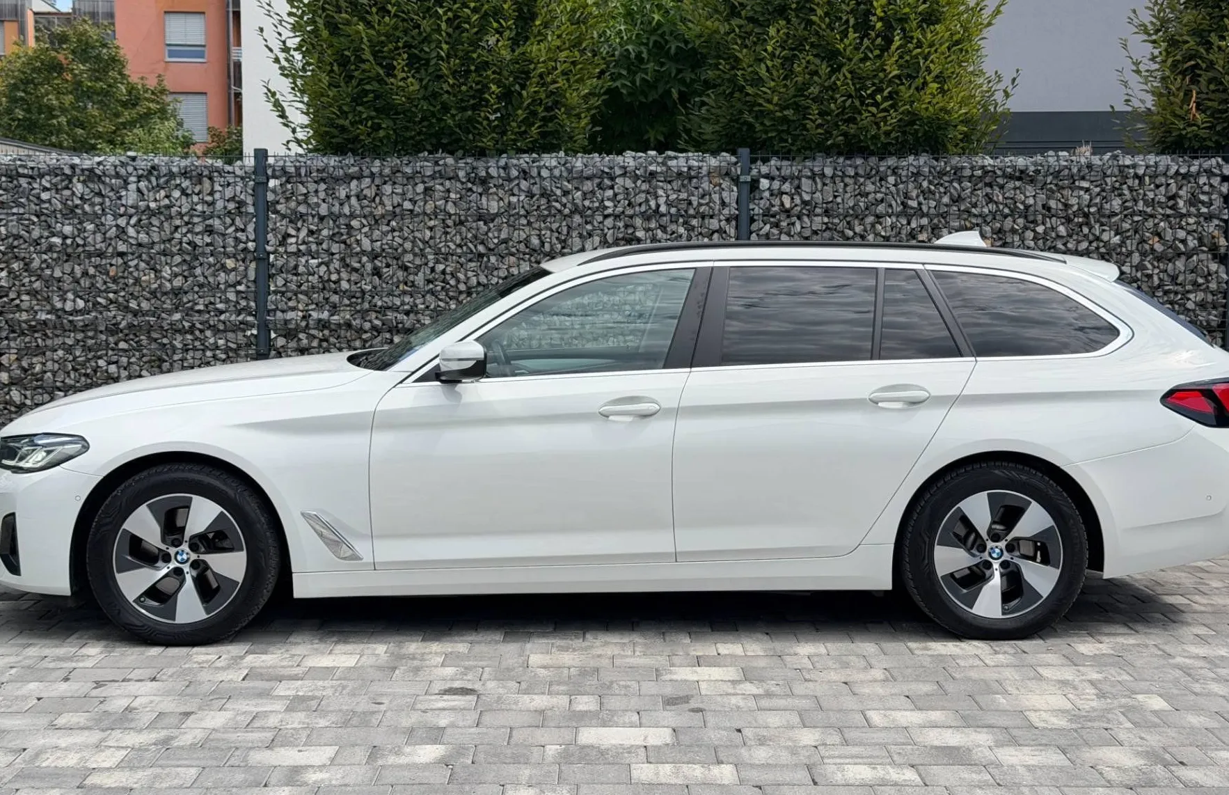 Zunanja slika - BMW Serija 5 - Touring: 520d Touring Avt. | KLJUKA | KAM | VIRTUAL | AM - 7