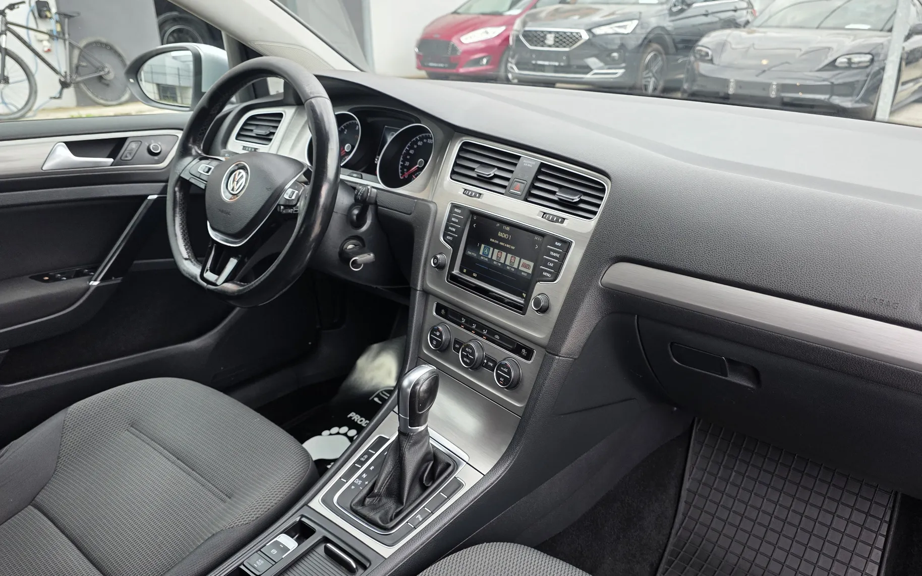 Zunanja slika - VW Golf - Variant 1,6 TDI DSG VEL. SERVIS NAVI TEMP PDC KLJUKA - 9