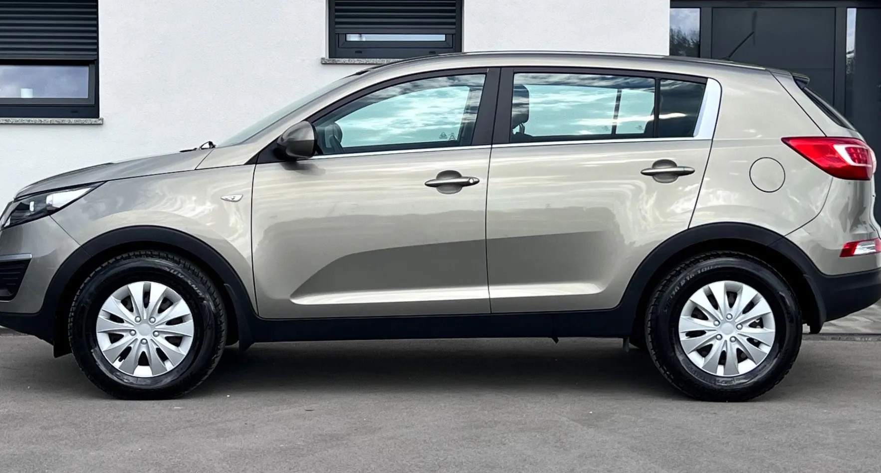 Zunanja slika - KIA Sportage - 1.7 CRDi+SLO - 4