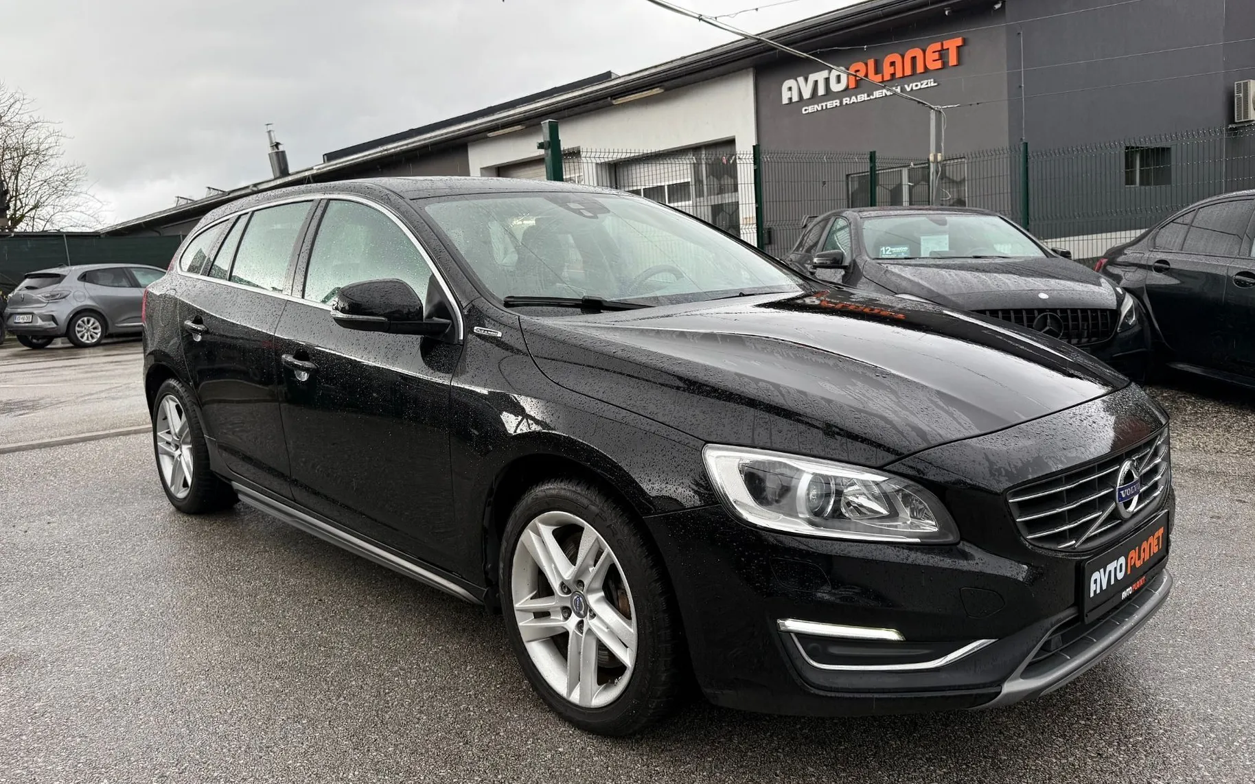 Zunanja slika - Volvo V60 - 2.4 D6 TwinEngine AWD HYBRID POLSTAR AUT. XENON - 6