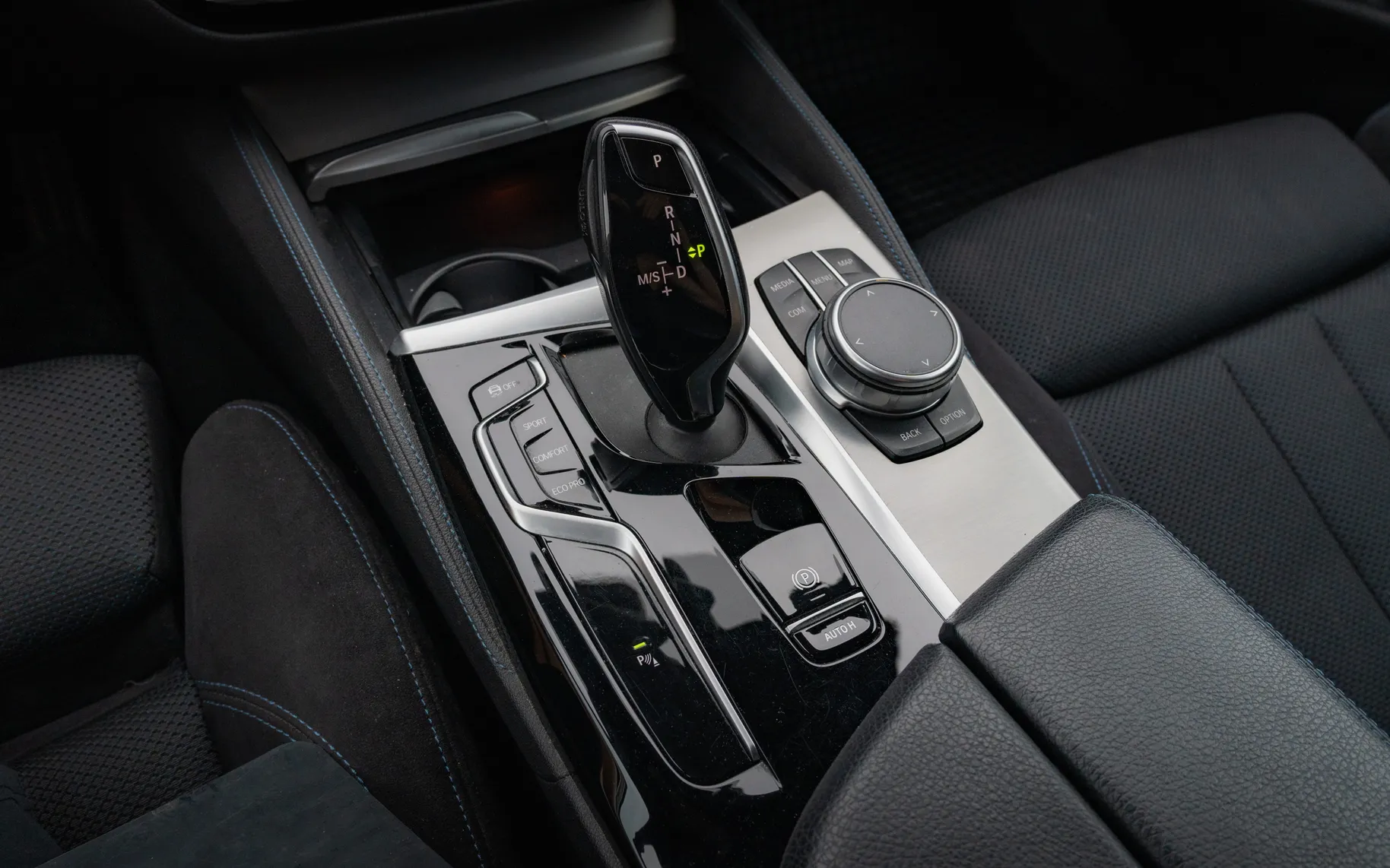 Notranja slika - BMW Serija 5 - 520d xDrive Touring Avt. - 12