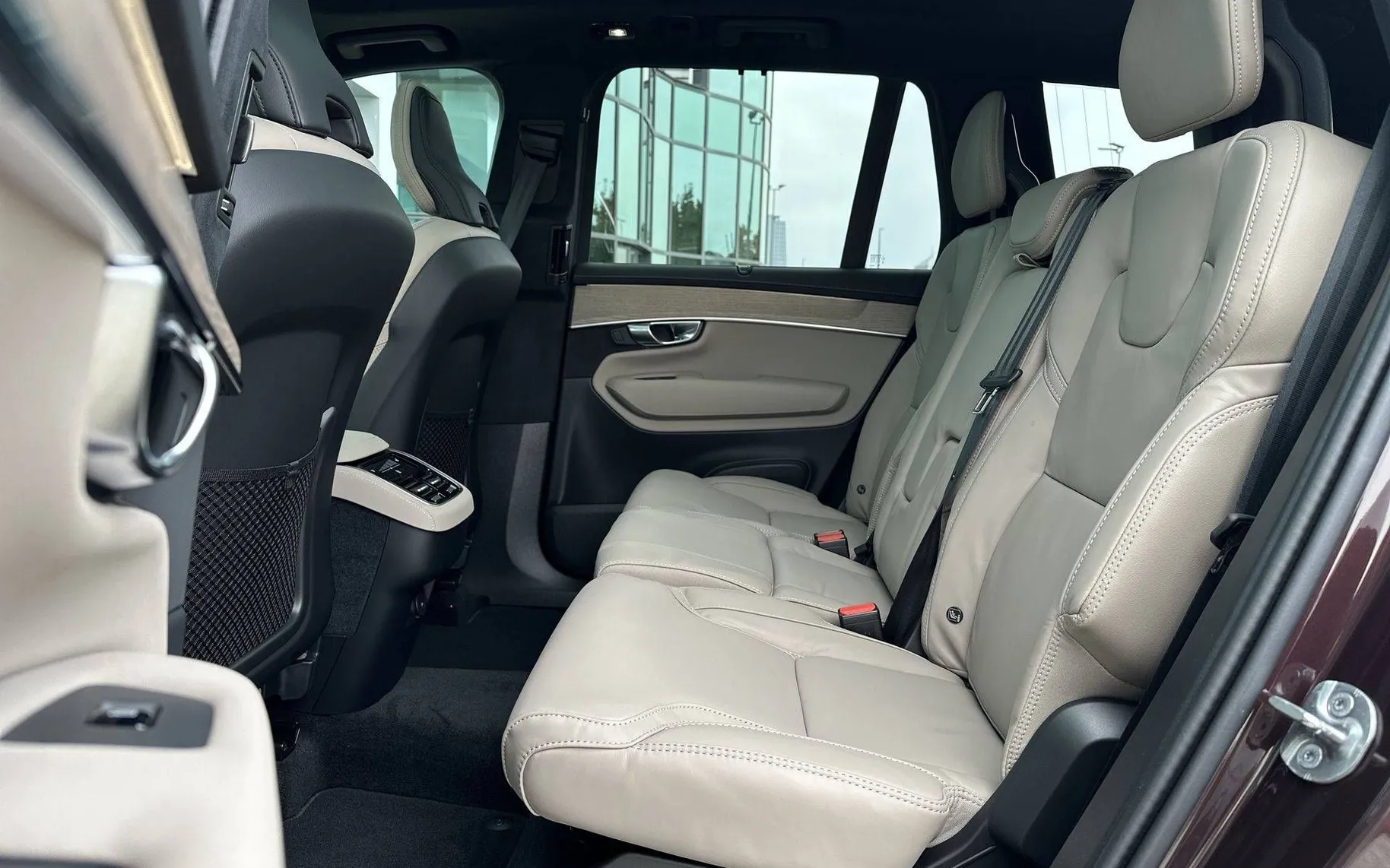 Notranja slika - Volvo XC90 - B5 AWD Ultra Bright Avt. 7s AT AWD - 11