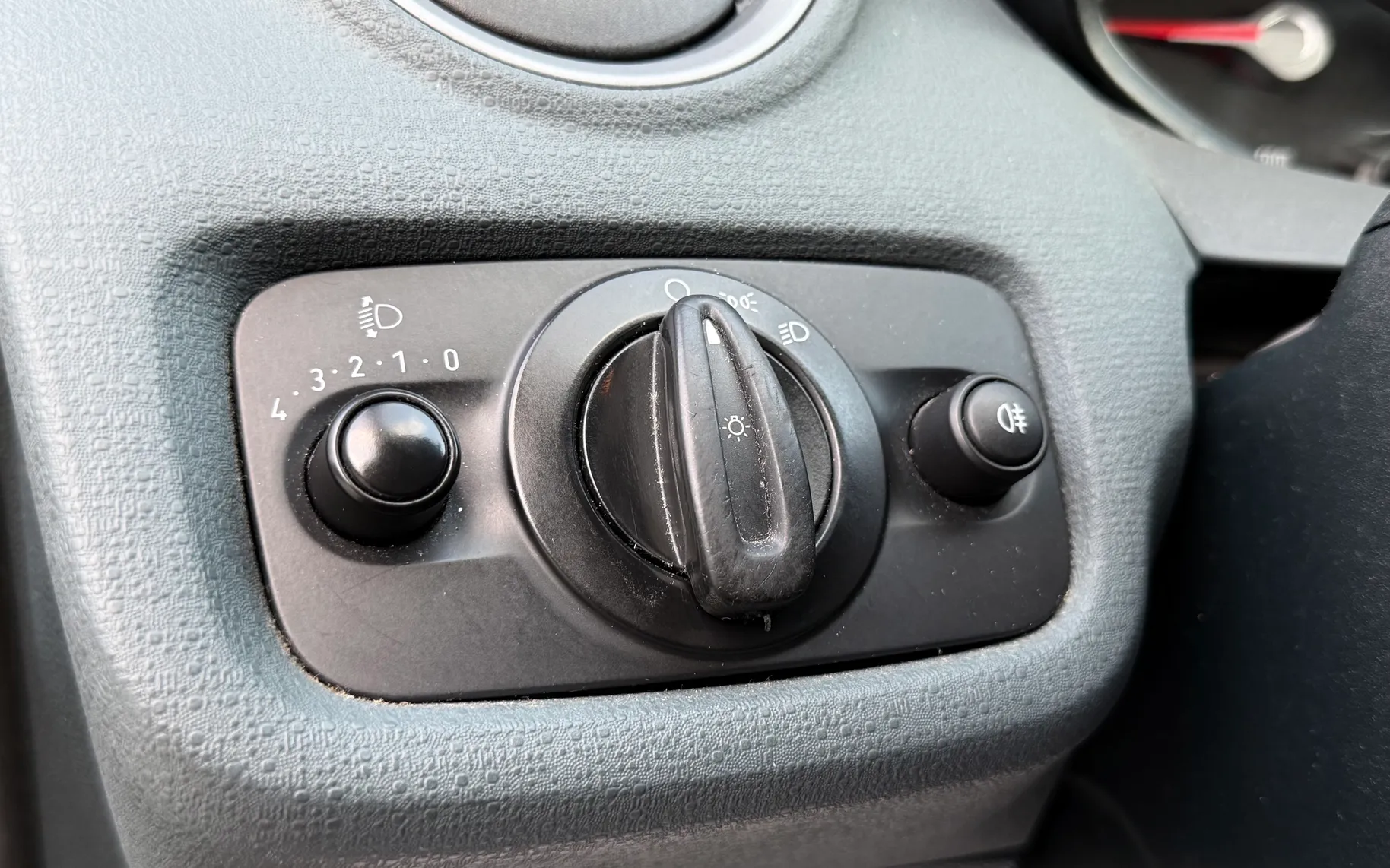 Notranja slika - Ford Fiesta - Ambiente 1,25 16V - 15