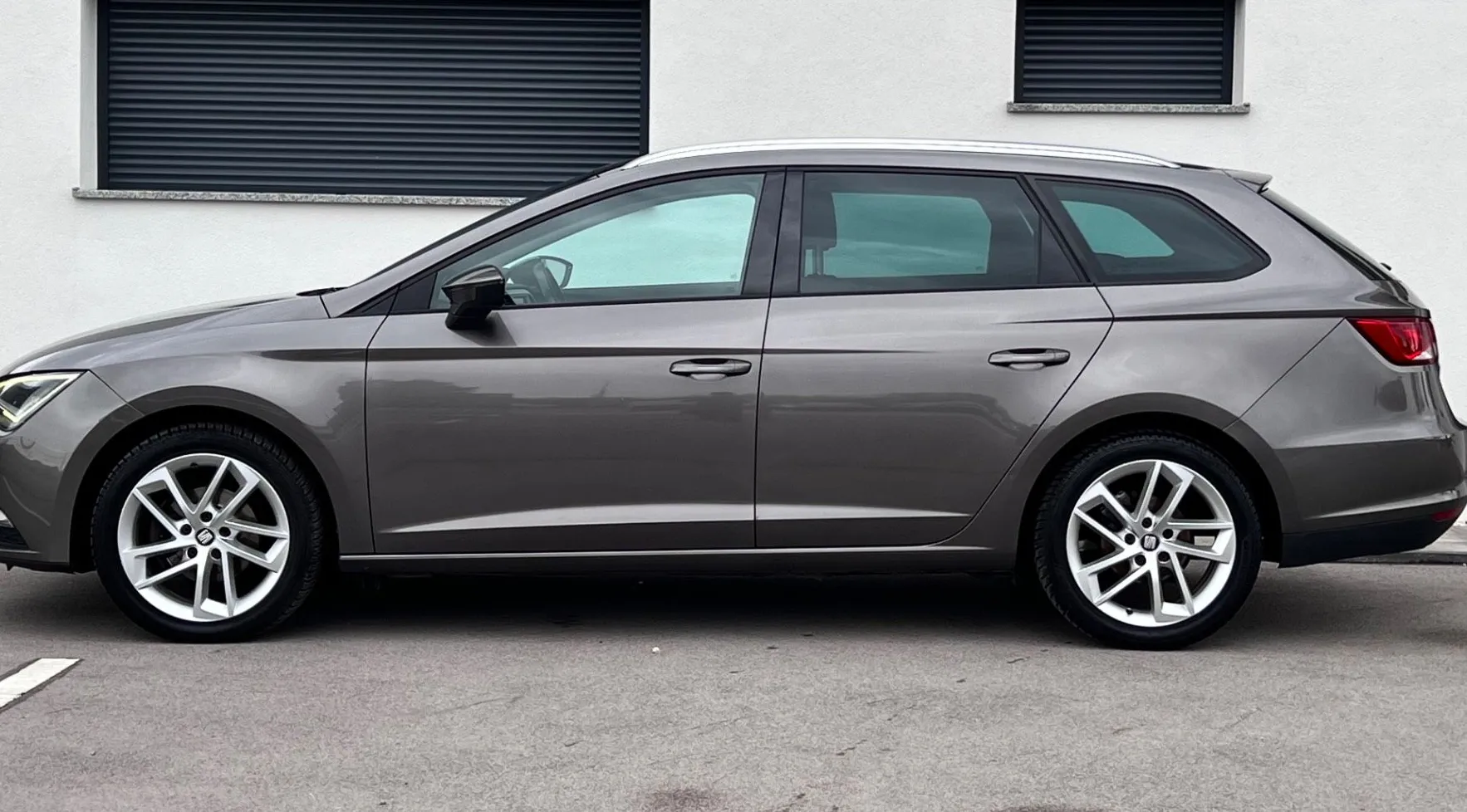 Zunanja slika - Seat Leon - 1.6 TDI+SLO+ALU+NAVI+PDC+LED - 5