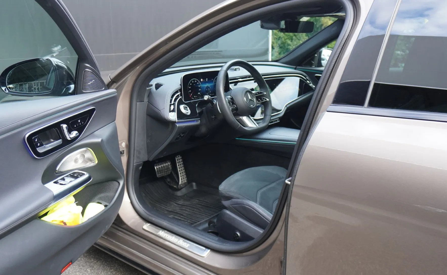Zunanja slika - Mercedes-Benz E-Razred - E 300 e T AMG LINE - 6