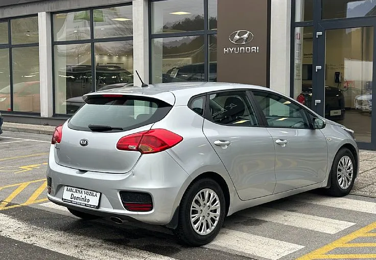 Zunanja slika - KIA Ceed - 1.4°°2.Lastnik°°SLO poreklo - 4