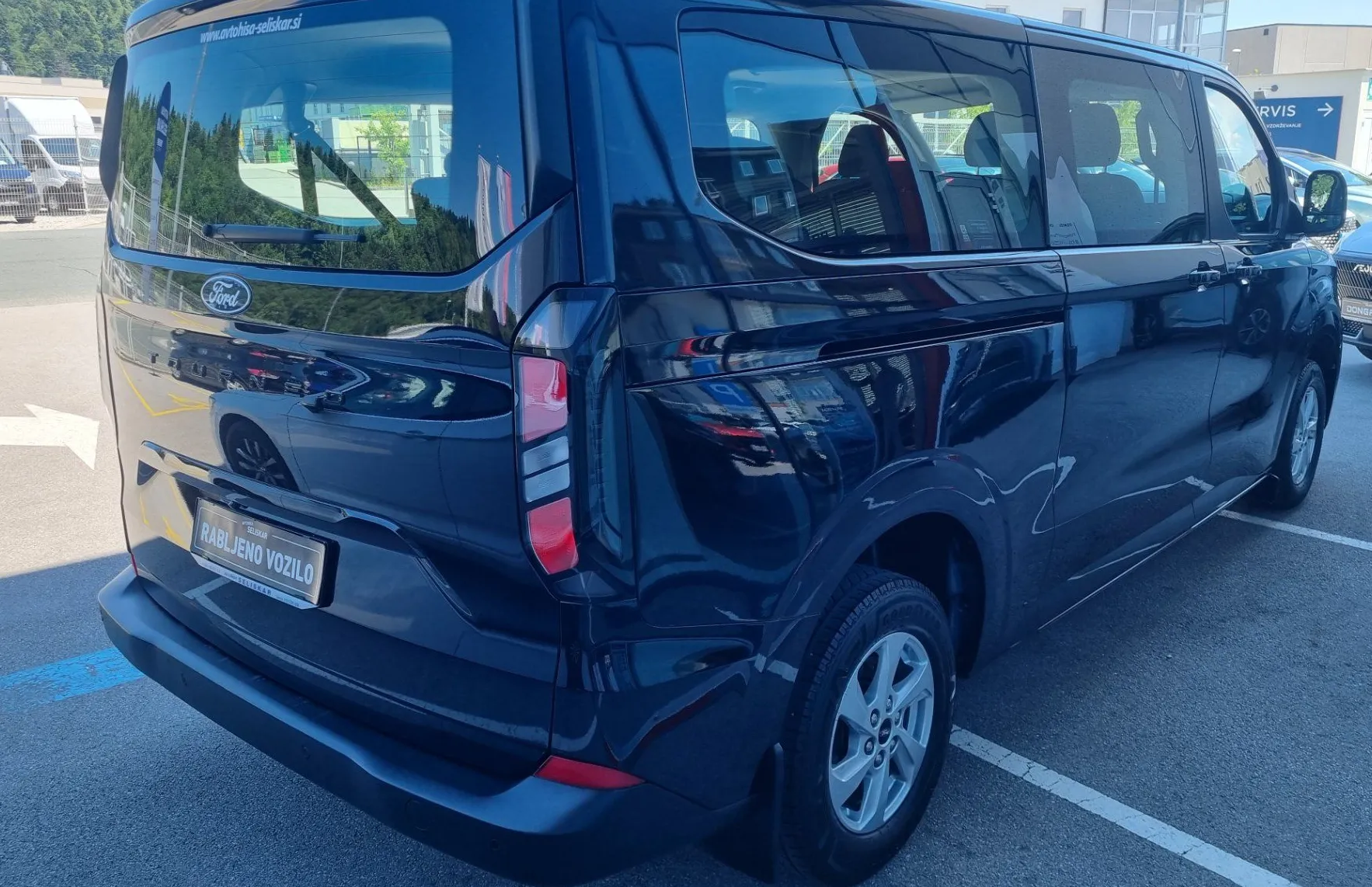Zunanja slika - Ford Tourneo - Custom 2.0 TDCi TREND L2 - 9 SEDEŽEV - TOP OPREMA - 8