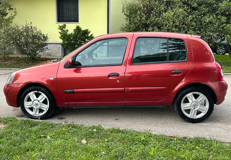 Zunanja slika - Renault Clio - 1.5 dCi Dynamique Confort - 8
