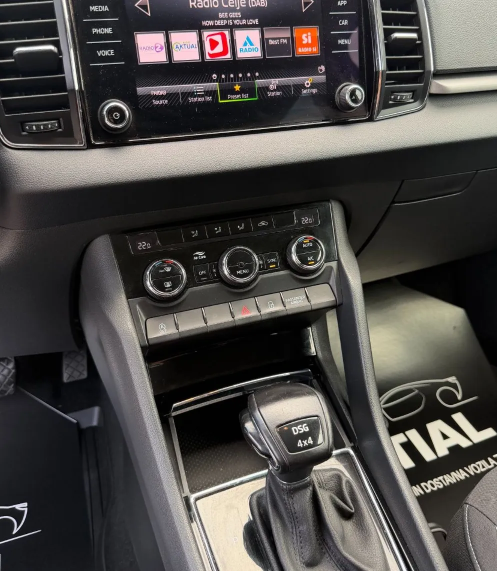 Zunanja slika - Škoda Karoq - 4x4 2.0 TDI DSG VELIK SERVIS-17COL-TEMP.-SLO - 11