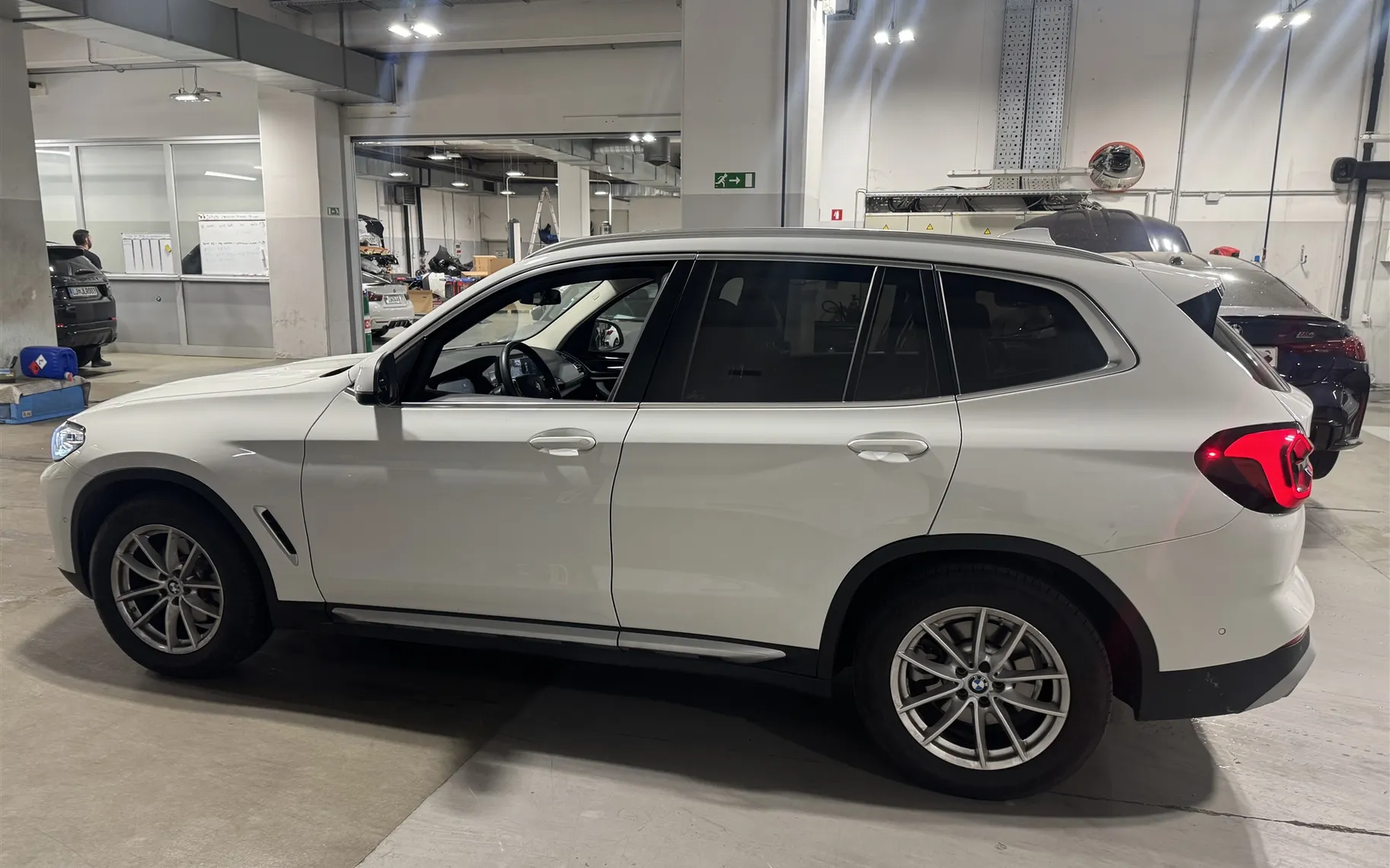 Zunanja slika - BMW X3 - xDrive20i - 3