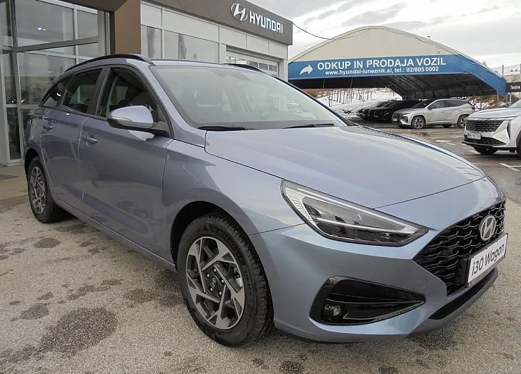 Zunanja slika - Hyundai i30 Wagon - 1.5 MPI 96 STYLE°16ALU˘Winter°RAC°rg° ZALOGA ° - 3