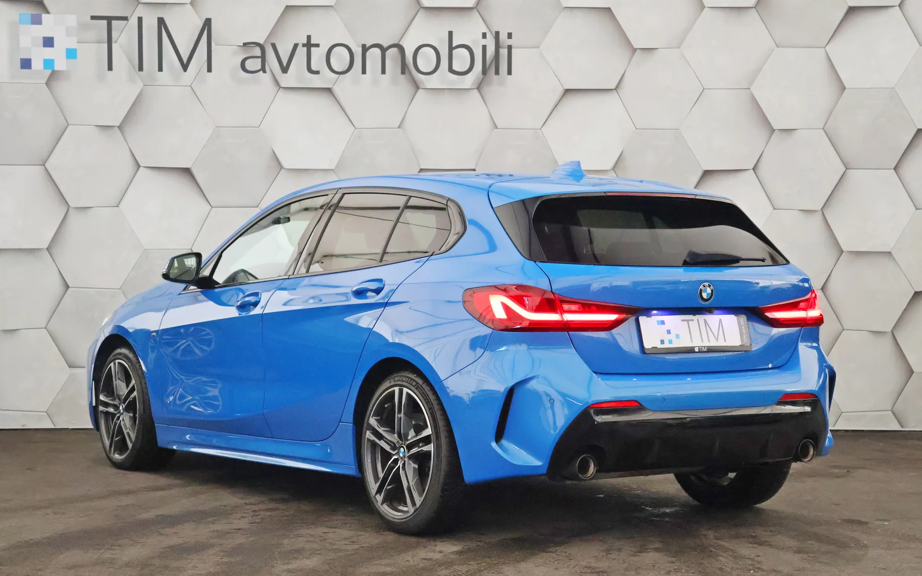 Zunanja slika - BMW Serija 1 - 120d x-Drive Aut M-Sport 191KM - 4